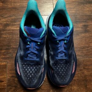 Hoka Clifton 9 women’s size 9.5 running shoes